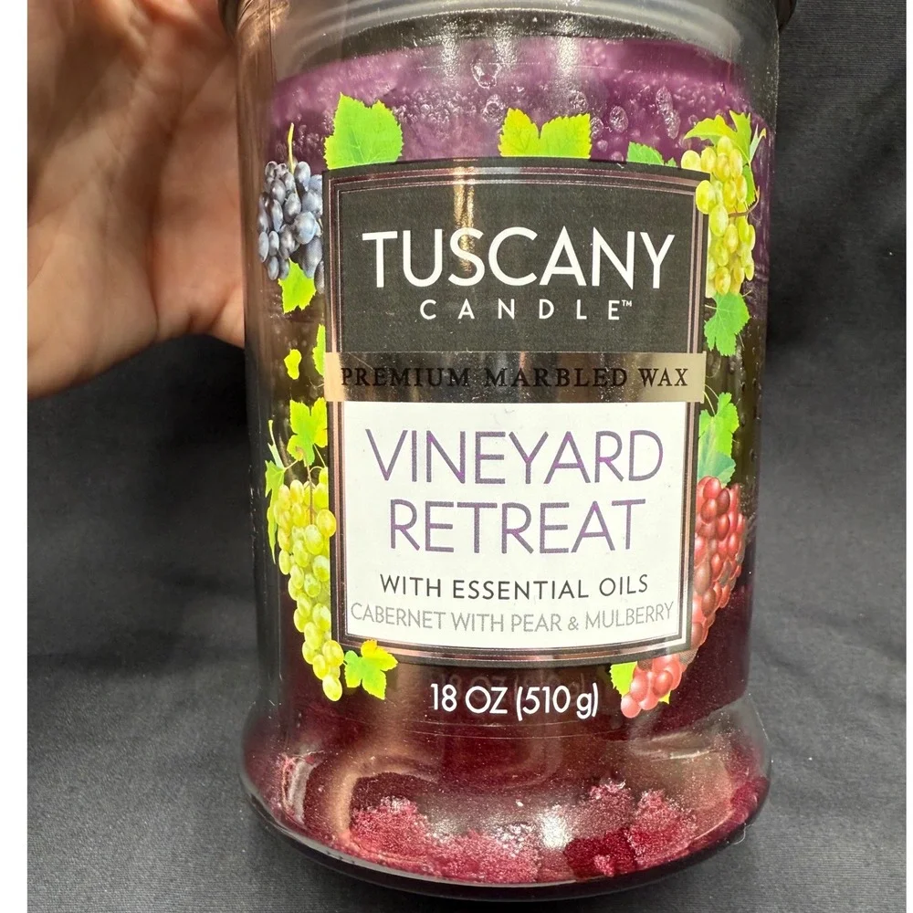 Tuscany Candle Vineyard Retreat 18 oz Marbled Wax Jar Candle Cabernet Pear Berry